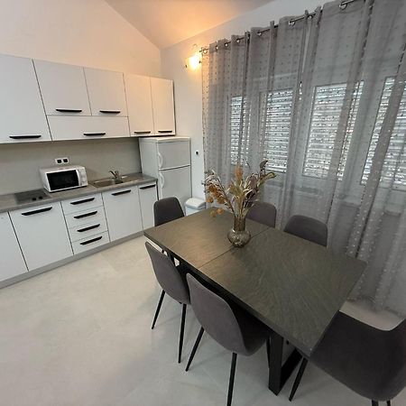 Apartments Andela Petrcane Eksteriør billede